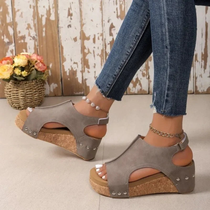 Zomerse Wedge Sandalen met Open Teen en Verstelbare Gespsluiting