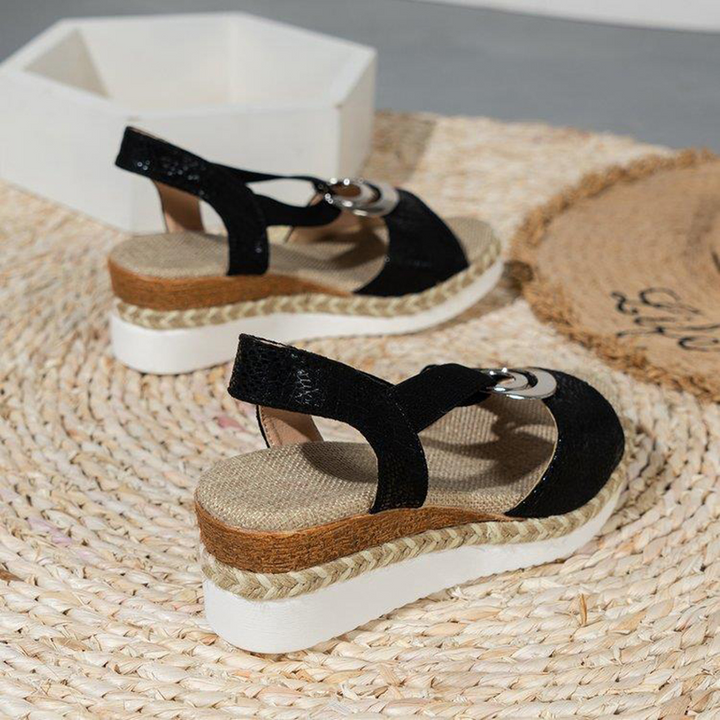 Stap stijlvol de zomer in met deze opvallende wedges.
