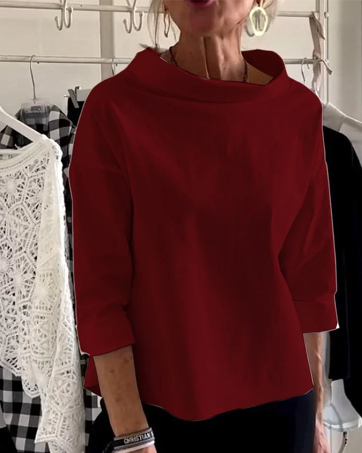 Miriam– Casual Top met Brede Revers en Halve Col voor een Stijlvolle Look