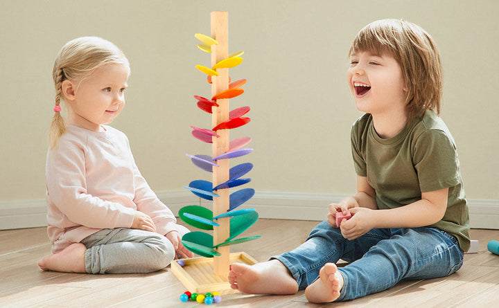 Manu – Interactieve Regenboog Knikkerbaan voor Creatief Leren
