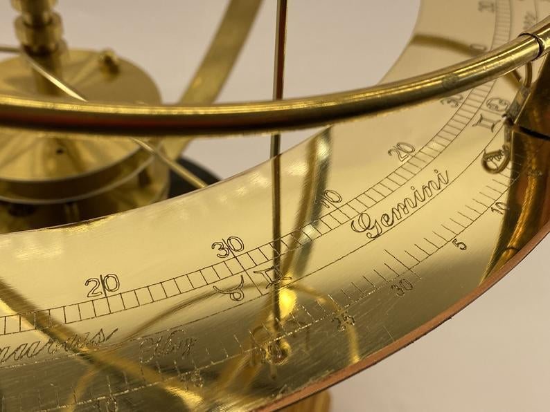 Groot planetarium-model van het zonnestelsel – Gedetailleerde weergave van de planeten