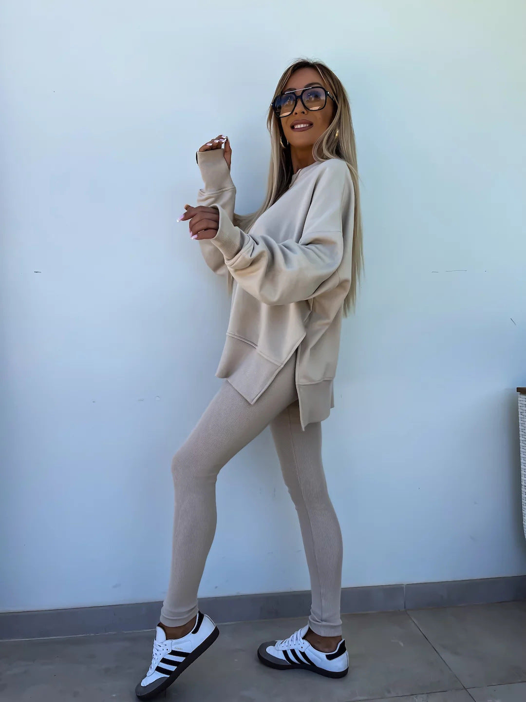 Comfortabele Dames Set met Split Top en Strakke Broek