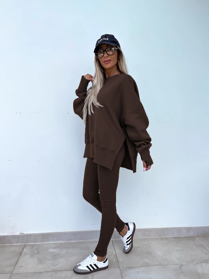 Comfortabele Dames Set met Split Top en Strakke Broek
