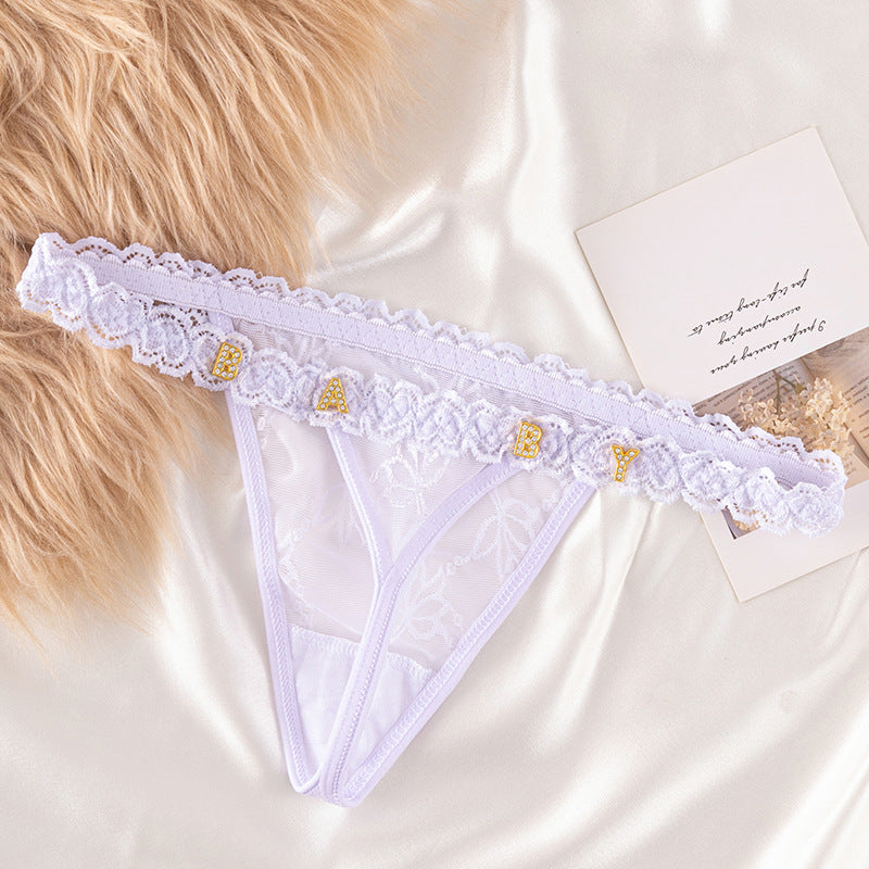 LaceFlair gepersonaliseerde kanten lingerie met kristallen letters