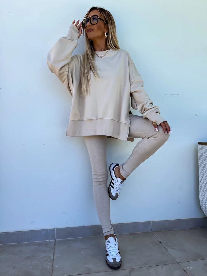 Comfortabele Dames Set met Split Top en Strakke Broek