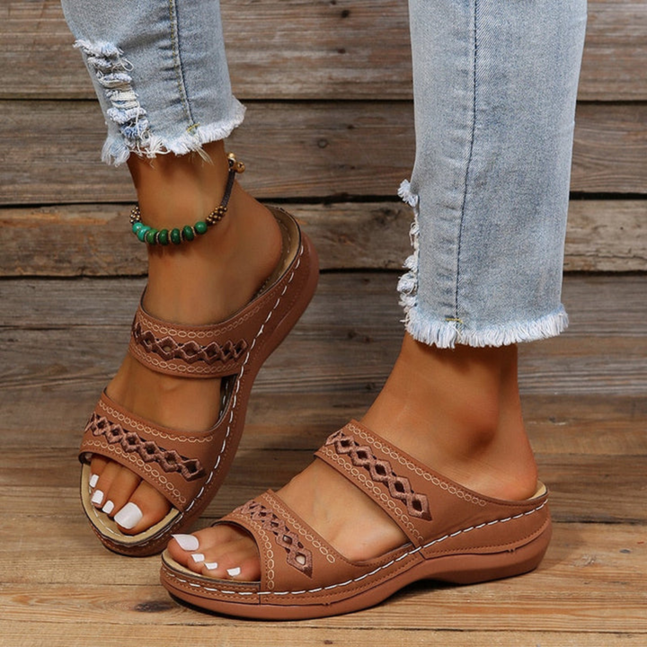 Sandalen voor de zomer met dubbele riem voor dames