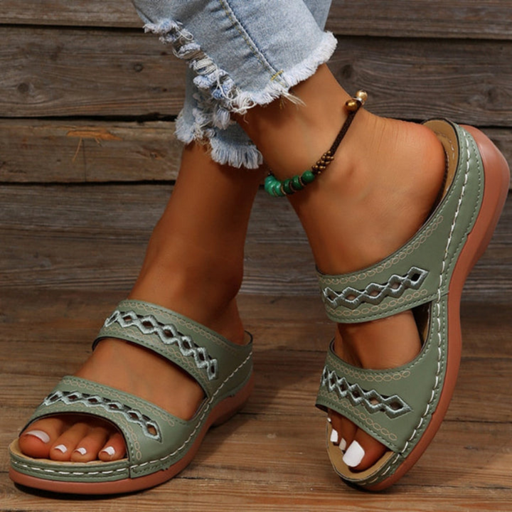 Sandalen voor de zomer met dubbele riem voor dames