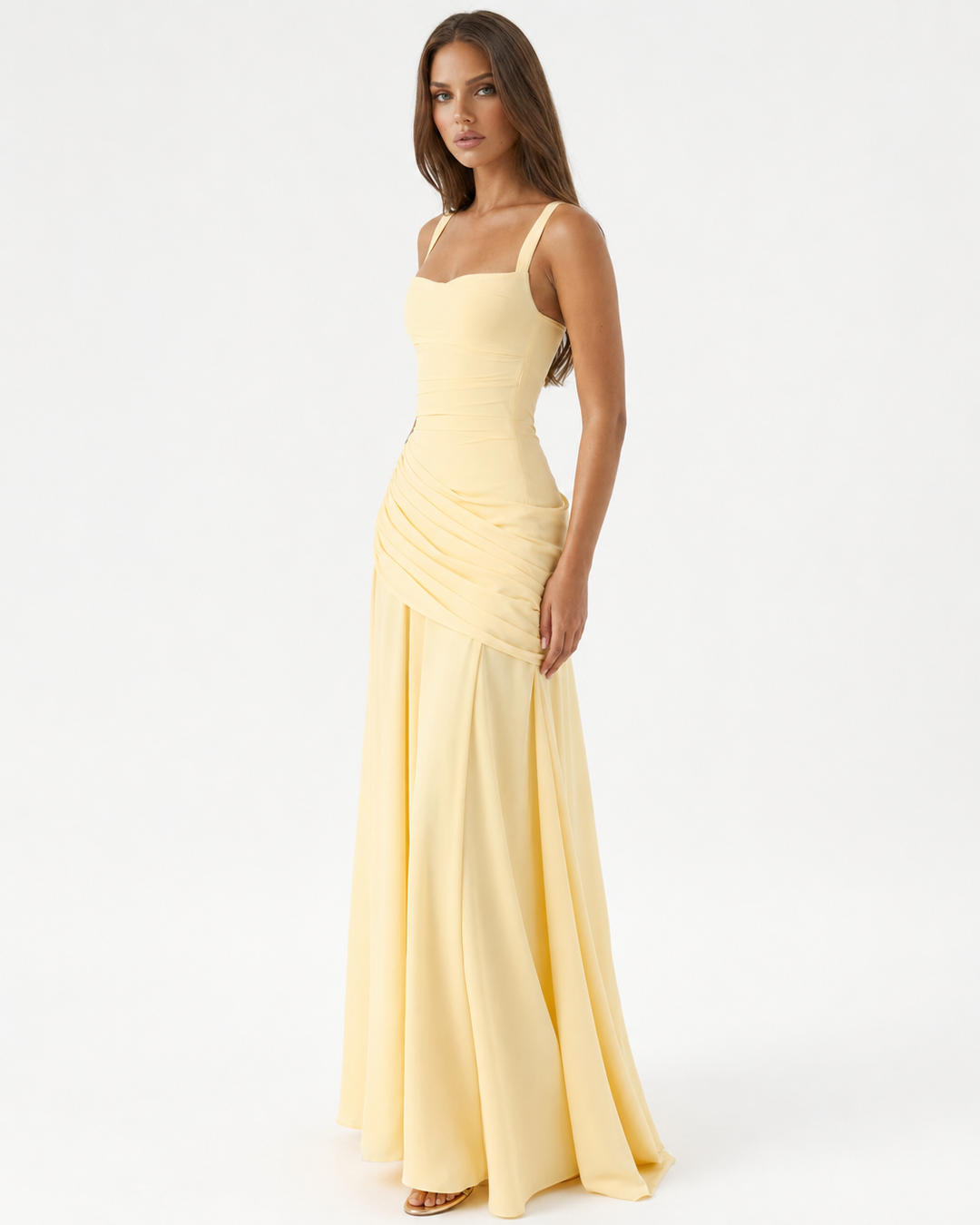Soepel vallende chiffon maxi-jurk met watervalhals en vetersluiting op de rug