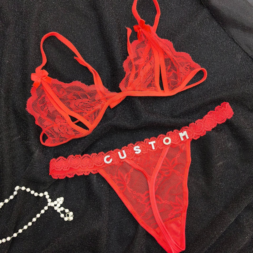 LaceFlair gepersonaliseerde kanten lingerie met kristallen letters