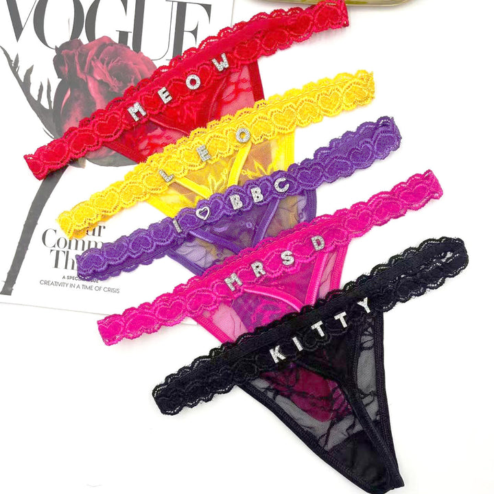 LaceFlair gepersonaliseerde kanten lingerie met kristallen letters