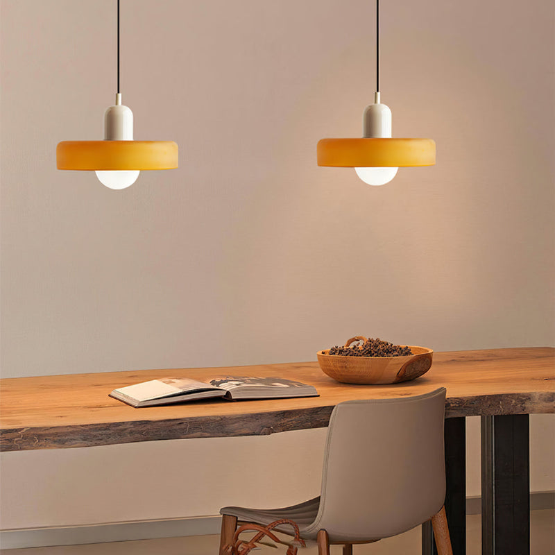Bauhaus-hanglamp van gekleurd glas