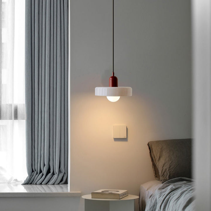 Bauhaus-hanglamp van gekleurd glas