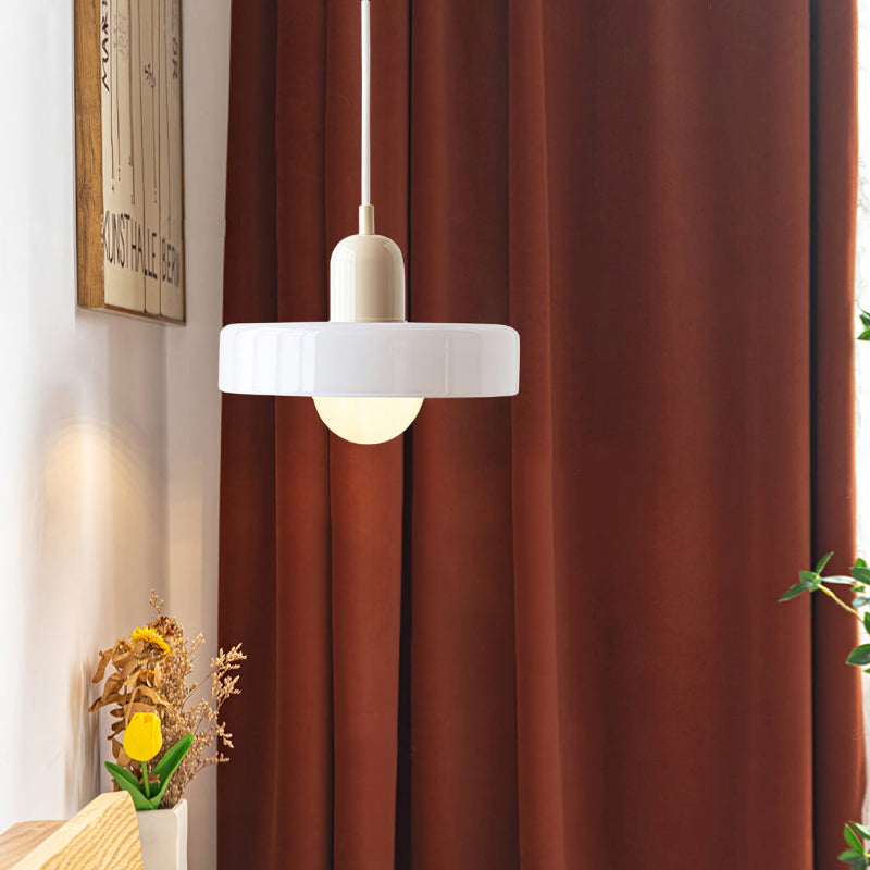 Bauhaus-hanglamp van gekleurd glas