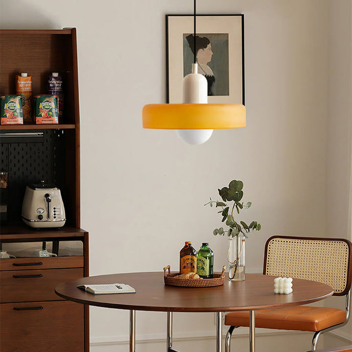 Bauhaus-hanglamp van gekleurd glas