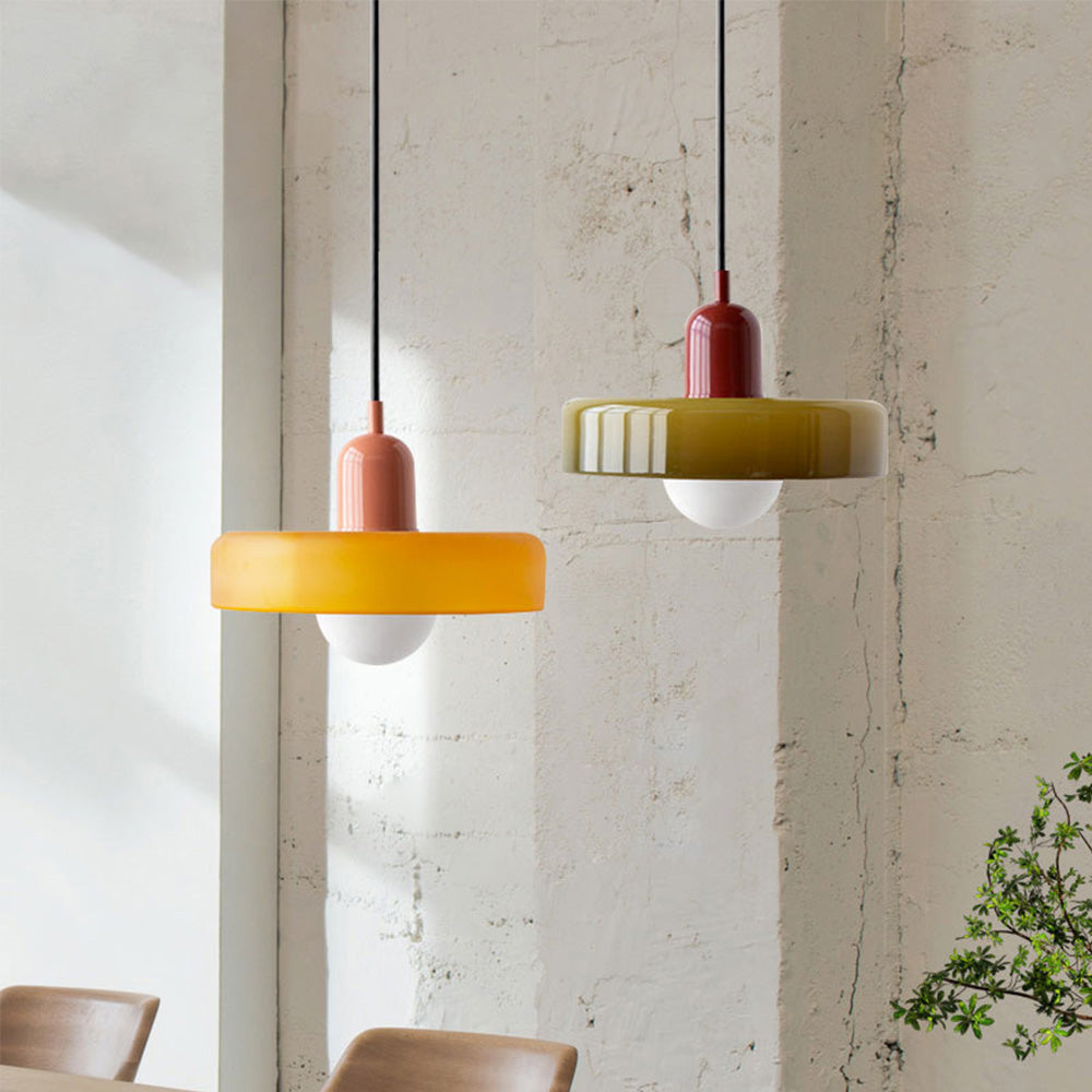 Bauhaus-hanglamp van gekleurd glas