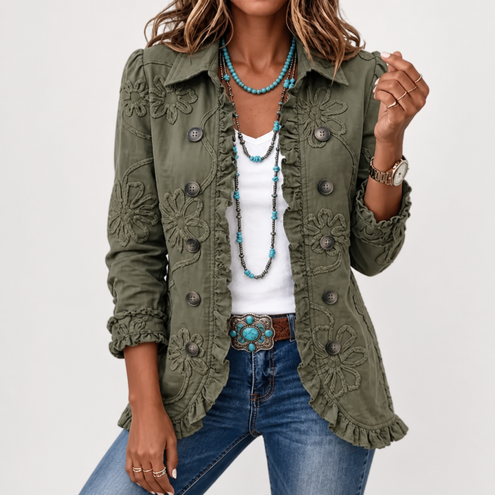 Utilityjack met bloemenborduursel – vintage boho-stijl met ruches