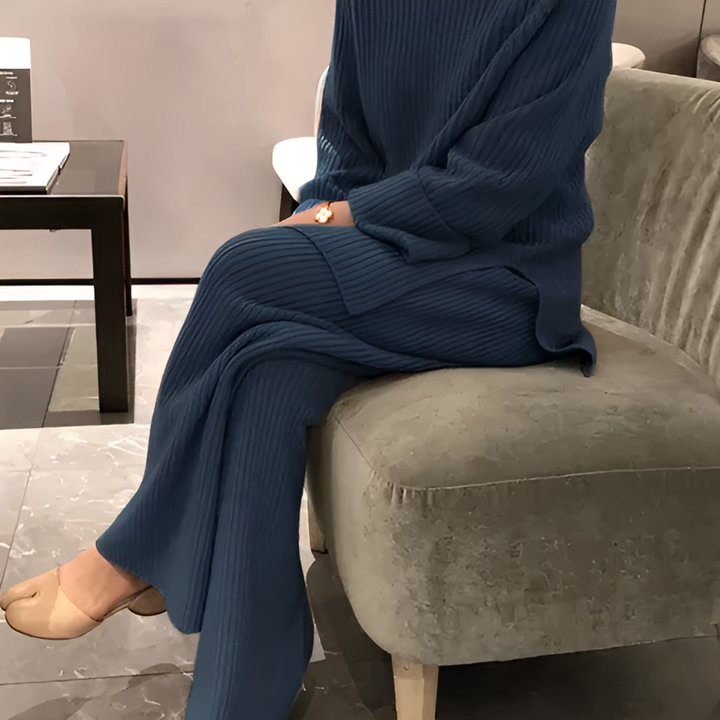 Set van gebreide trui en broek