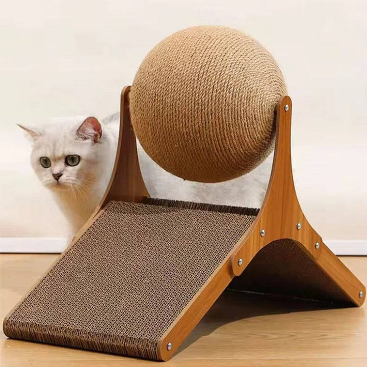 Krabpaalbal voor katten met kartonnen helling en draaiend sisalspeeltje met voet
