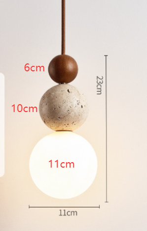 Plafond hanglamp met bol van matglas en travertijnen bollen