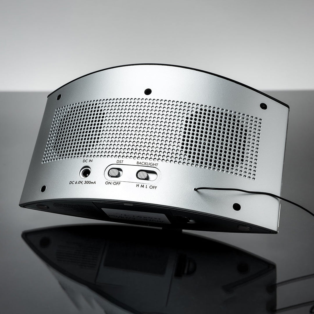 Digitale wekkerradio met fm en geluidsmachine voor naast het bed met kalenderweergave