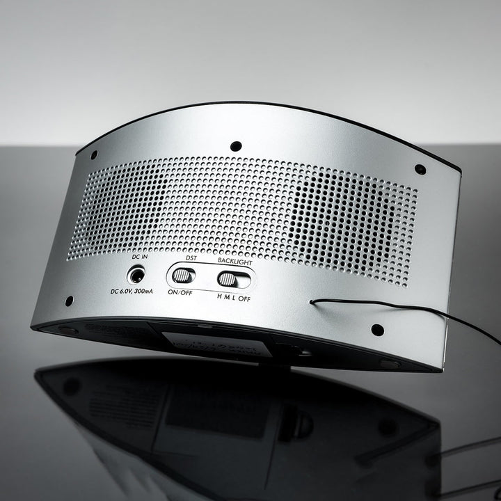 Digitale wekkerradio met fm en geluidsmachine voor naast het bed met kalenderweergave