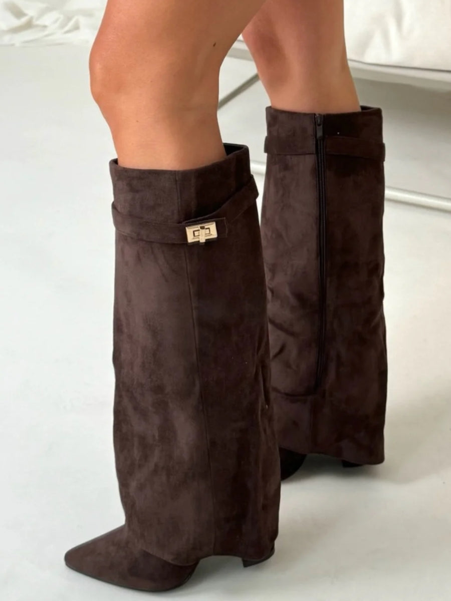 Elegante hoogwaardige damesschoenen – gouden details