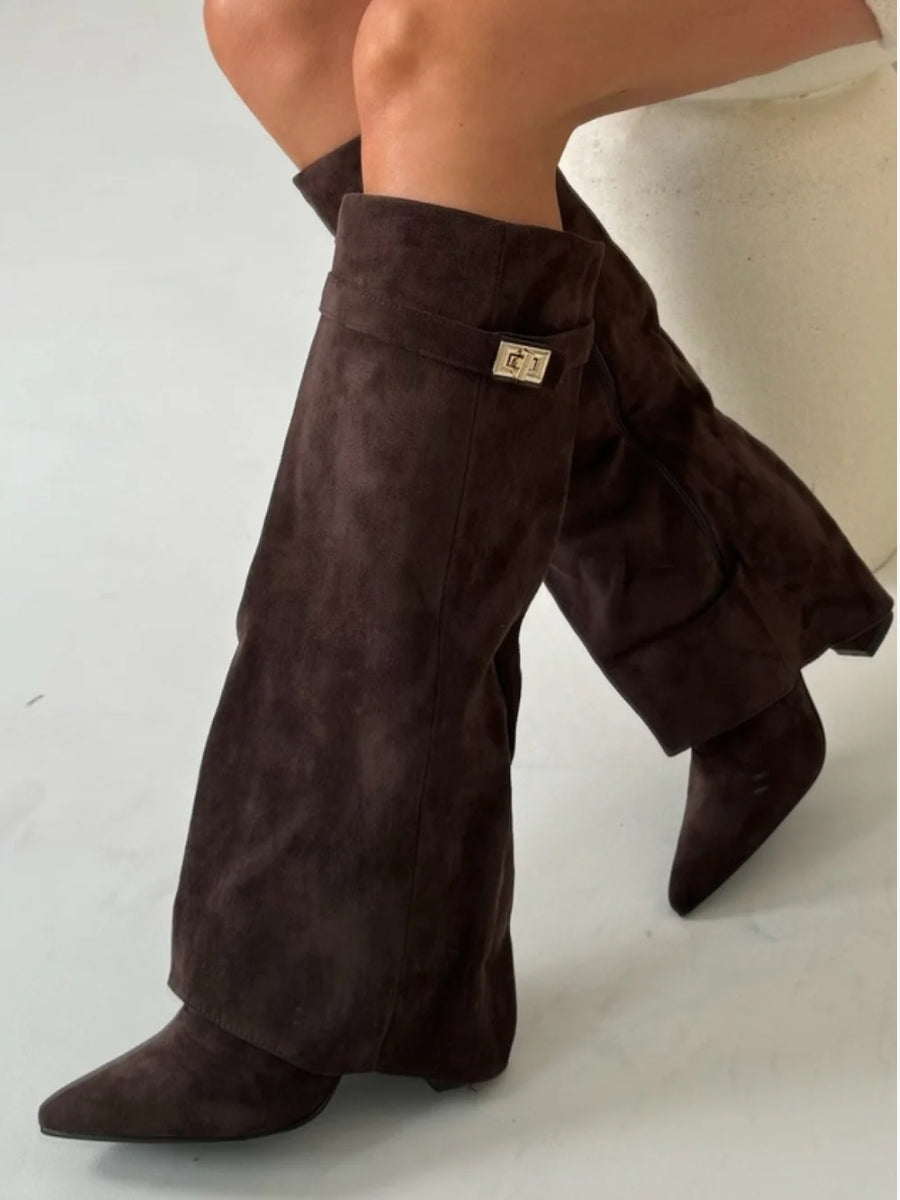 Elegante hoogwaardige damesschoenen – gouden details