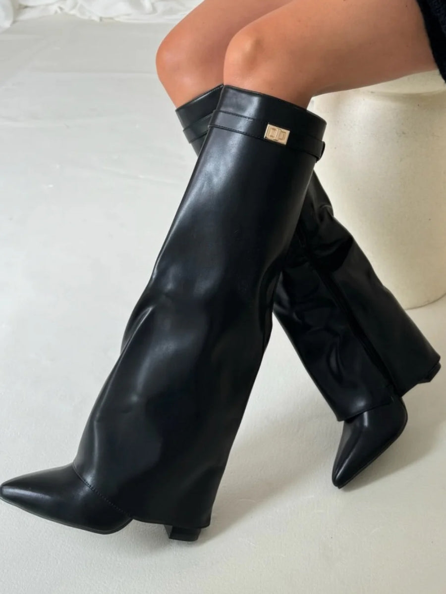Elegante hoogwaardige damesschoenen – gouden details