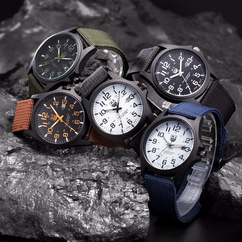 Robuuste Horloge in Militaire Stijl met Verlicht Wijzerplaat
