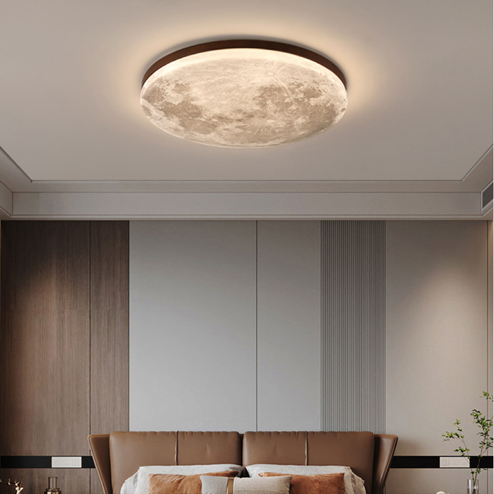 Plafondlamp met maanoppervlakstructuur en houten frame