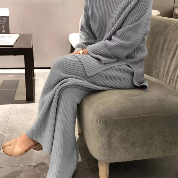 Set van gebreide trui en broek