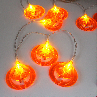 Halloween lichtsnoer voor buiten, LED op batterijen, met kapjes van pompoen, spook, vleermuis, schedel en oogbal, 10 lampjes