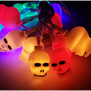 Halloween lichtsnoer voor buiten, LED op batterijen, met kapjes van pompoen, spook, vleermuis, schedel en oogbal, 10 lampjes