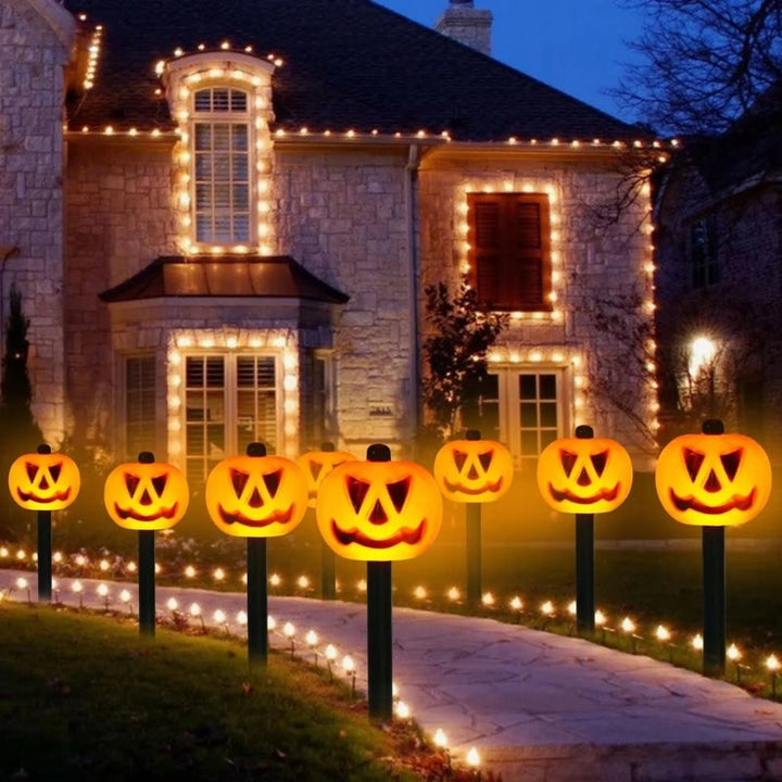 Halloween zonne-energie padverlichting met pompoen jack-o'-lantern-prikkers buitendecoratie set van 5