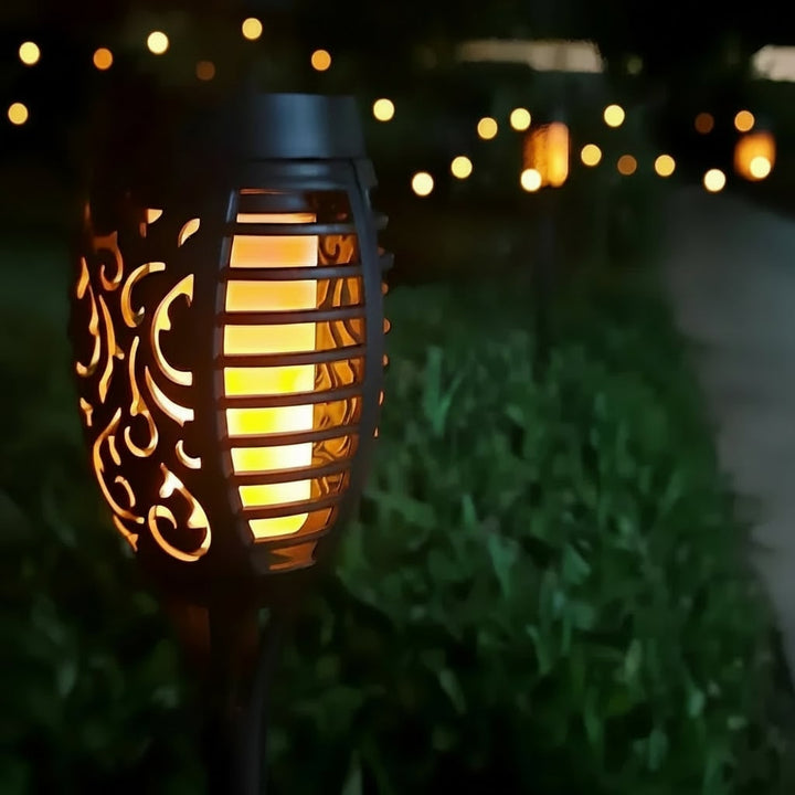 Halloween zonne-energie fakkellampen met flikkerend vlameffect voor decoratie van tuin en paden buiten