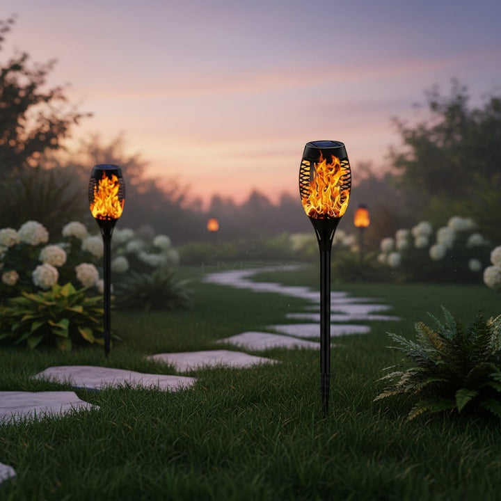 Halloween zonne-energie fakkellampen met flikkerend vlameffect voor decoratie van tuin en paden buiten