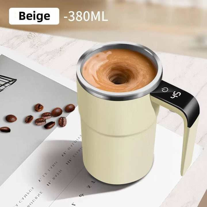 Zelfroerende reisbeker om koffie warm te houden met magnetische roerder en temperatuurdisplay, oplaadbaar