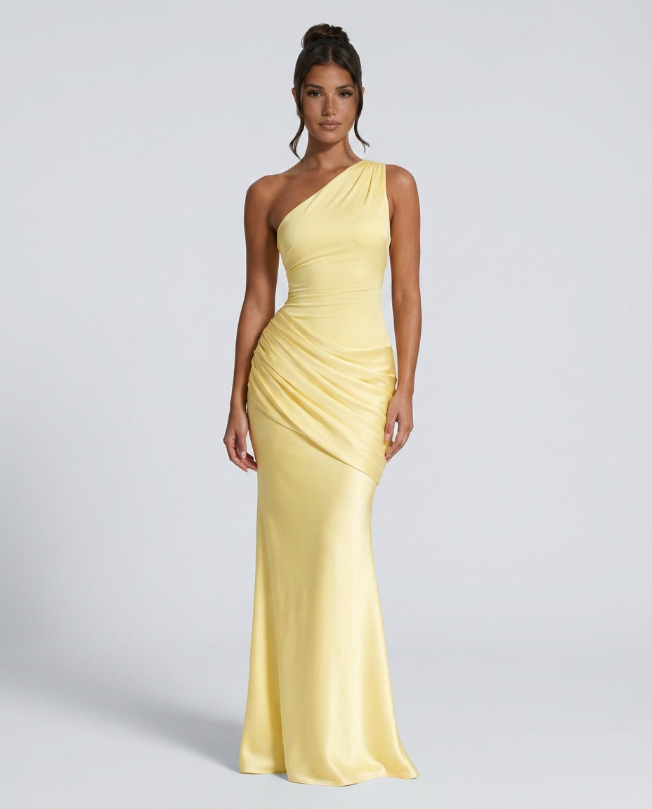 Gedrapeerde satijnen one-shoulder maxi-jurk
