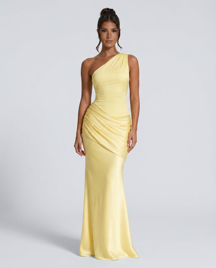 Gedrapeerde satijnen one-shoulder maxi-jurk