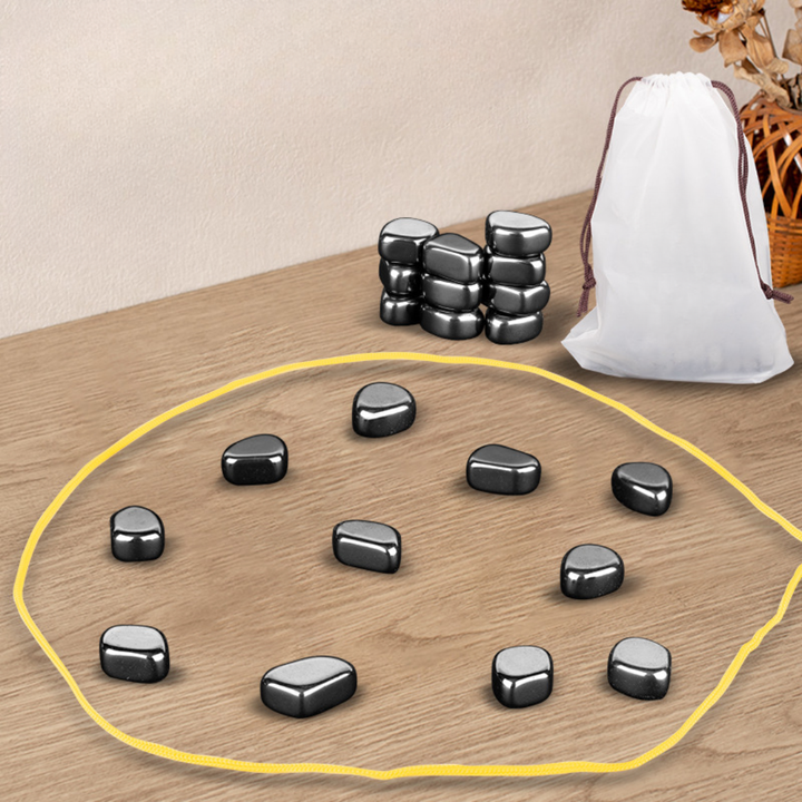 Magnetisch schaakspel met gepolijste stenen schaakstukken en draagbare trekkoordtas