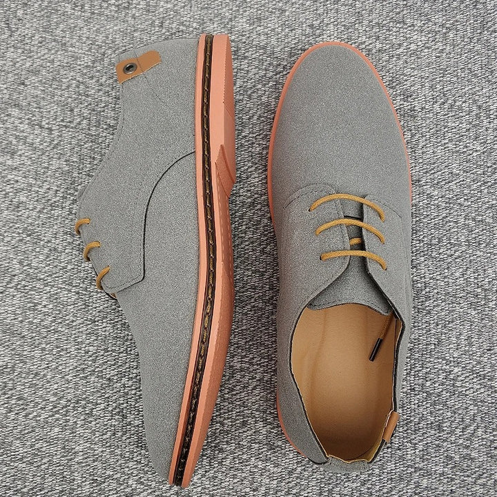 Ellison – Herenschoenen van Suède met Klassieke Britse Allure