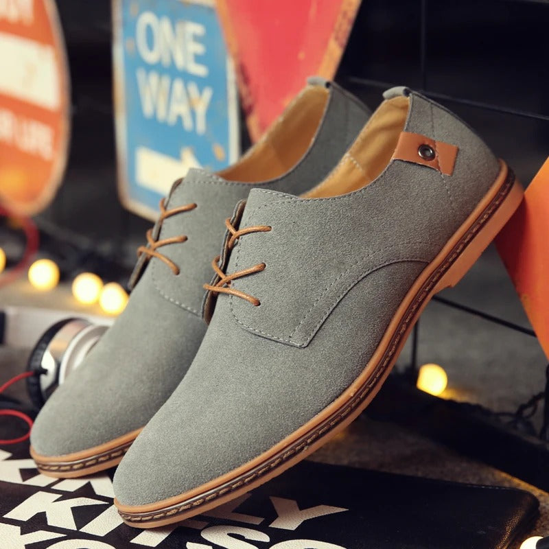 Ellison – Herenschoenen van Suède met Klassieke Britse Allure