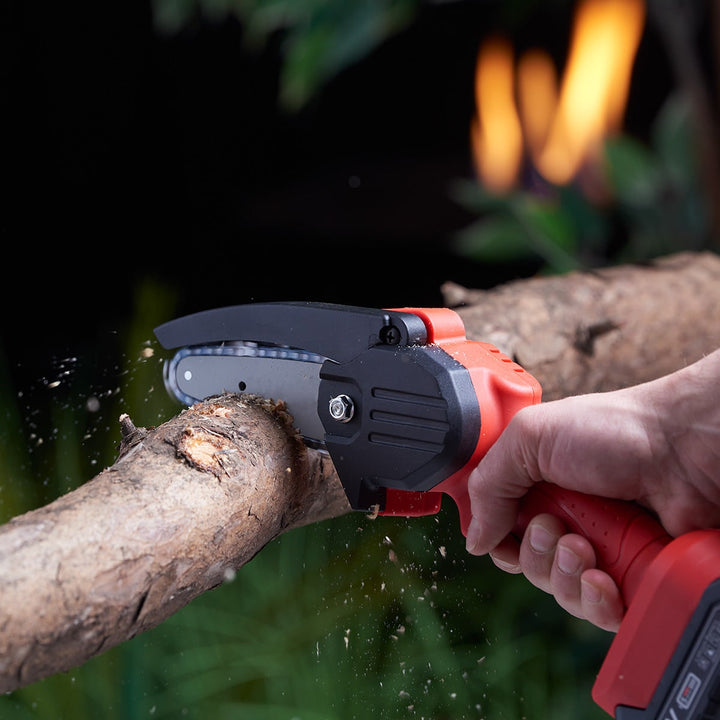 Mini kettingzaag draadloos met 24V oplaadbare accu en veiligheidsbeschermer, compact