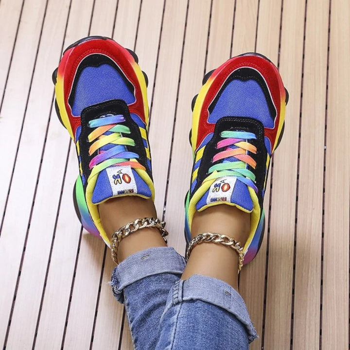 https://cdn.shopify.com/s/files/1/0659/5451/2986/files/modieuze-blauwe-dames-sneakers-met-verhoogde-zool-lichtgewicht-design-en-schokabsorberende-zool-voor-2.jpg?v=1753542714