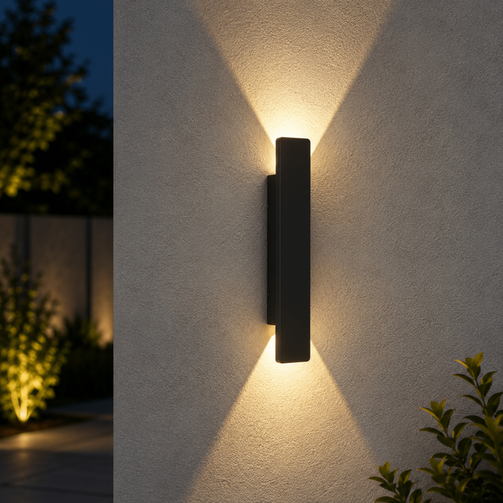 Buitenwandlamp met led-verlichting omhoog en omlaag en modern rechthoekig ontwerp