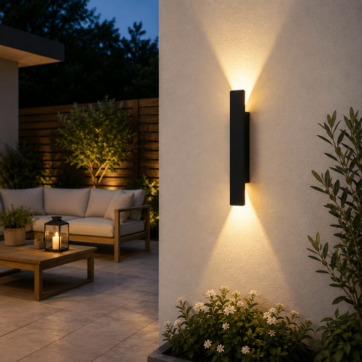 Buitenwandlamp met led-verlichting omhoog en omlaag en modern rechthoekig ontwerp