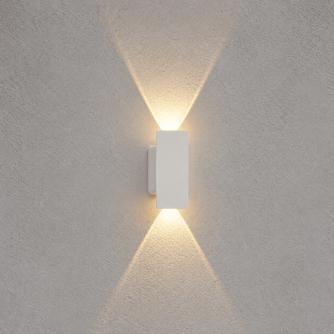 Buitenwandlamp met led-verlichting omhoog en omlaag en modern rechthoekig ontwerp