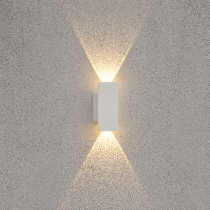 Buitenwandlamp met led-verlichting omhoog en omlaag en modern rechthoekig ontwerp