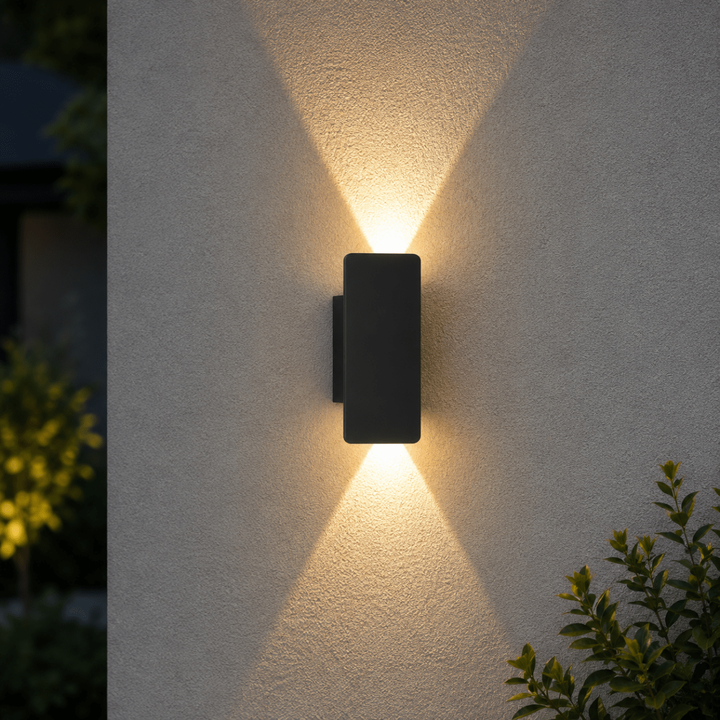 Buitenwandlamp met led-verlichting omhoog en omlaag en modern rechthoekig ontwerp