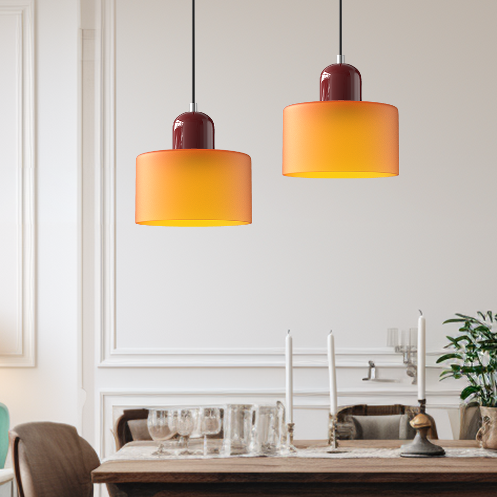 Mid-century modern hanglamp met warm wit licht en tweelaagse matglazen kap